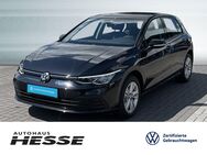 VW Golf, 1.0 VIII eTSI Life, Jahr 2023 - Sottrum