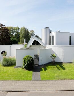 Villa mit Traumgrundstück in Top-Lage von Köln-Hahnwald - Köln