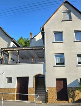 Gepflegtes Einfamilienhaus mit Garage und Terrasse in hochwassersicherer Lage von Briedel/Mosel - Briedel