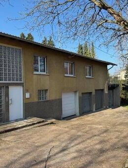 Großzügiges Einfamilienhaus mit schönem Garten und 4 Garagen, Eppelborn - Eppelborn