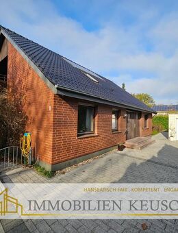 DHH in Uesen mit viel Platz, zentrale und ruhige Lage, tolles Grundstück, Garage und Schwimmbad - Achim