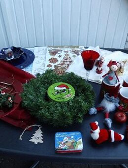 38 x Weihnachtsdeko Becher Dekofiguren Fensterbilder Kranz Windlicht Engel Wichtel etc. zus. 9,- - Flensburg