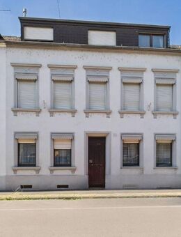 RESERVIERT!!!! Sanierungsbedürftiges, großzügiges Einfamilienreihenhaus mit Garagen in Konz-Karthaus - Konz