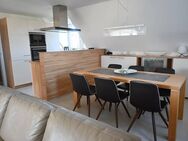 Bezugsfreie Wohnung mit Einbauküche, Tageslichtbad und Stellplatz - Bad Lausick