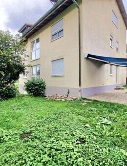 ERDGESCHOSS: Ruhig gelegene großzügige 2 Zi-Whg mit Terrasse und Gartenanteil in Brombach - Lörrach