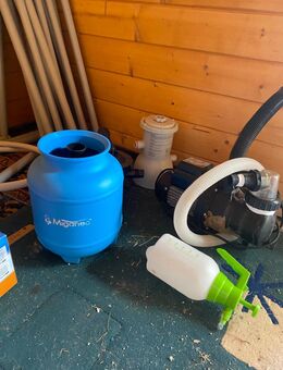 Pool Stangen ,Pumpe ,Extra Pumpe und Zubehör - Salzgitter