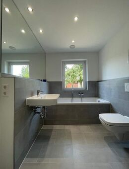 *Zwenkau * 3 Zimmer * ERDGESCHOSS * WOHNUNG * MEGA Balkon * TRAUMBAD * 01/26 * - Zwenkau