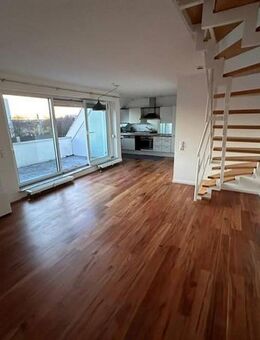 lichtdurchflutete Maisonette-Wohnung am See - Böblingen