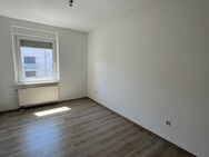 Helle 2,5 Zimmer-Wohnung m² 2.Stock Frei ab Sofort - Schweinfurt