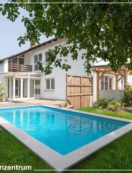 Großzügiges Einfamilienhaus mit Einliegerwohnung und Garten - Aiterhofen