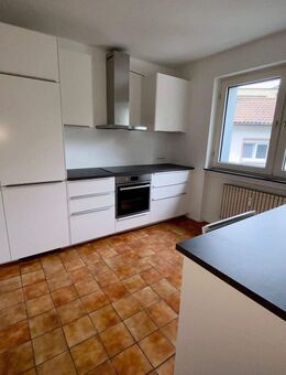 Gut geschnittene 3-Zimmer-Wohnung. Kleine Familie willkommen! - Frankfurt (Main)