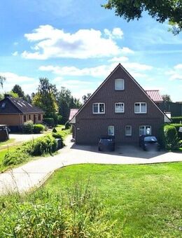 Attraktive 3 Zimmer - Dachgeschoss - Wohnung über zwei Ebenen mit Süd-West Balkon - Drage (Niedersachsen)