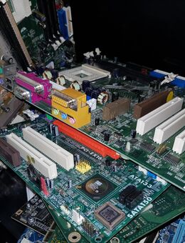 Suche defekte Computer und PC - Teile, Laptop`s, Handys!! - Thayngen