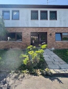 Charmantes Einfamilienhaus mit großem Garten - Kasel