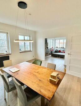 Rarität: Attraktive Altbau-Etage in Villenlage - Stuttgart