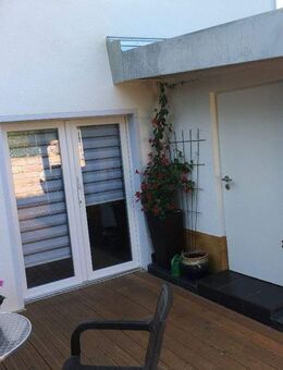 Auch als Anlage! Zwei Häuser hintereinander, (Vorderhaus ca. 124 m² Wfl. - Hinterhaus ca. 80 m² Wfl.) Terrassen, Garten und Garage, in St. Ingbert - Sankt Ingbert