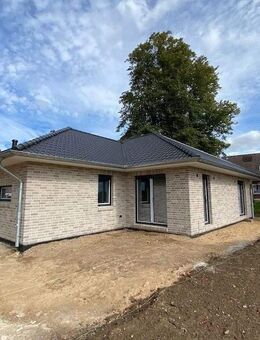 Traumhafter Winkel-Bungalow für Ihr Grundstück - Süsel