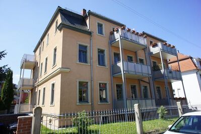 Tolle 2-Raumwohung in Großzschachwitz mit Laminat u. großen Balkon!!!