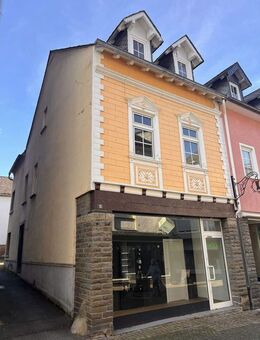 Großes, renovierungsbedürftiges Haus in Fußgängerzone, 3 Etagen, 3 Wohnungen möglich - Wissen