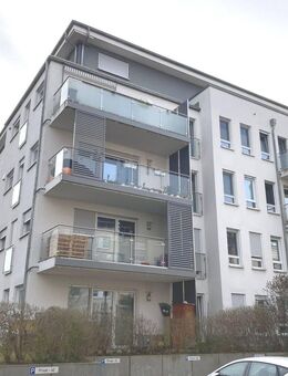 Schicke und moderne Eigentumswohnung mit Terrasse, Gartenanteil und Außenstellplatz in Jena - Jena