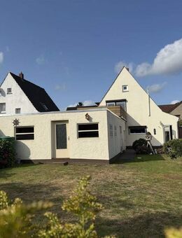 Gepflegtes, freistehendes Einfamilienhaus mit Dachterrasse, Garten und Garage in Grohn! - Bremen