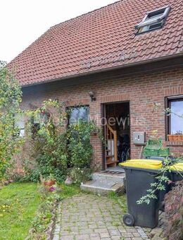 Einseitig angebautes EFH mit Balkon und großem Garten - Windeck