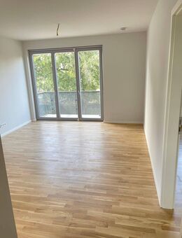 Wohnen in NEON - 2 Zimmer, offene Einbauküche und eigenen Stellplatz - Nauen