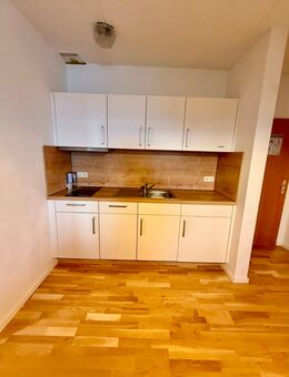 Möblierte 3-Zimmer-Wohnung mit Einbauküche & Spülmaschine – zentral in Büchlberg - Büchlberg