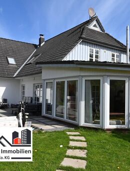 Modernes Haus in Wendtorf, Wohnfläche ca 350 m², aktuell 3 Wohnungen, aber auch zusammen nutzbar - Wendtorf