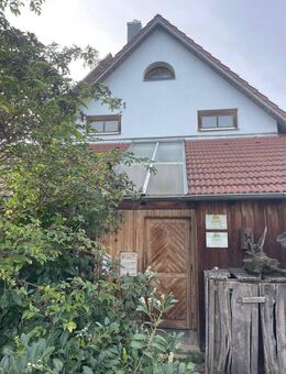 Hochwertiges, teilmöbliertes EFH mit großem Garten im Herzen von Tergenheim - Tegernheim