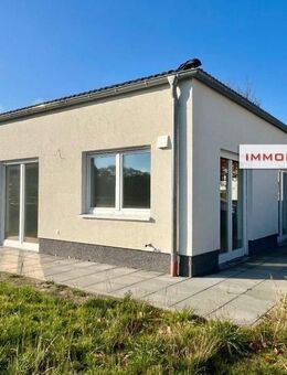 IMMOBERLIN.DE - Energieeffiziente Doppelhaushälfte mit Sonnenterrasse & Gestaltungspotenzial in ländlicher Lage - Heidesee