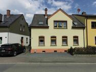 Teilsaniertes EFH mit Grundstück, Zufahrt, Garage und Werkstatt in ländlicher Lage zu verkaufen! - Heinsdorfergrund