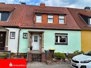 Reihenhaus mit Zufahrt zum Grundstück in Nordhausen - Nordhausen