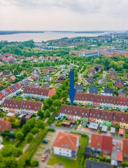 Modernes Reihenmittelhaus mit Wintergarten, Sauna, Kamin und Doppelcarport in Stralsund - Stralsund