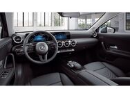 Mercedes A 180, Style, Jahr 2020 - Paderborn