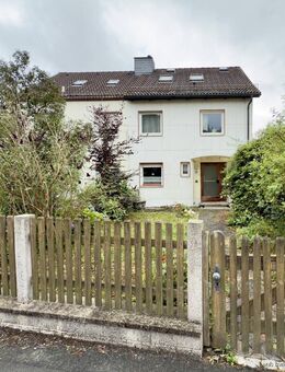 Willkommen in Lichtenberg - Ihre charmante Doppelhaushälfte mit Stil - Lichtenberg (Bayern)