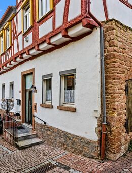 **Denkmalgeschütztes Stadthaus - vielseitig nutzbar - in attraktiver Innenstadtlage von Gelnhausen** - Gelnhausen