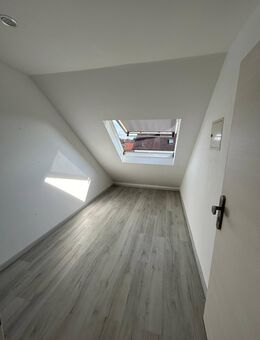 Attraktive 2,5-Zimmer-Dachgeschosswohnung – frisch vermietet | Ideale Kapitalanlage - Neustadt (Donau)