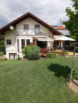 Umfangreich modernisiertes Einfamilienhaus an der Reutlinger Achalm mit großem Garten - Reutlingen