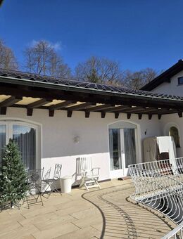 Exklusive Lage in Alfeld: Einfamilien- oder Mehrfamilienhaus mit Panoramablick - Alfeld (Leine)