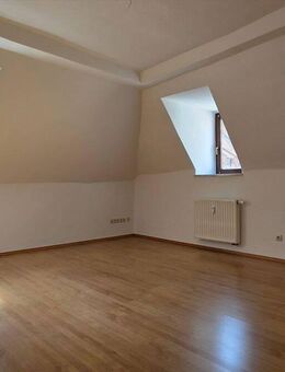 Einbauküche OPTIONAL!! 2-Raum-Dachgeschosswohnung in historischer Lage! - Görlitz