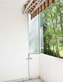 Laatzen-Mitte / 1.OG / 3-Zimmer-Wohnung mit Balkon und Tiefgaragenplatz in ruhiger Lage - Laatzen