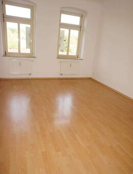 Frei ab 1.4.26 - 3. OG+ Bad mit Wanne + Schlafzi. zum Innenhof - Chemnitz