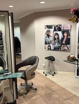 Friseursalon und zwei Wohnungen - Oelsnitz