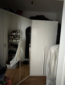Begehbare Eckkleiderschrank - Geilenkirchen