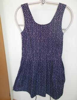 blaues Kleid weiß geblümt, Gr. 38, von Clockhouse - Bardowick