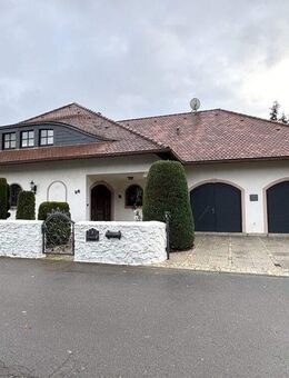 Igel-Schauinsland, exklusive 4-Zimmer-Erdgeschosswohnung mit EBK, Balkon und Garten - Igel