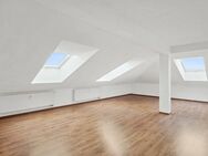 Provisionsfrei - Dachgeschosswohnung in sehr gutem Zustand - Heidenau (Sachsen)