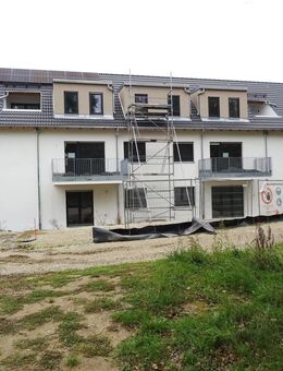 Exklusive lichtdurchflutete Neubau-Dachgeschosswohnung mit sonniger Loggia - Erlangen