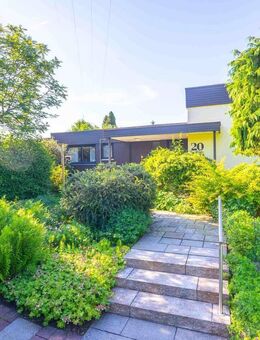 Besonderes Wohnerlebnis: Split-Level-Bungalow in begehrter Lage mit großem Garten - Neusäß